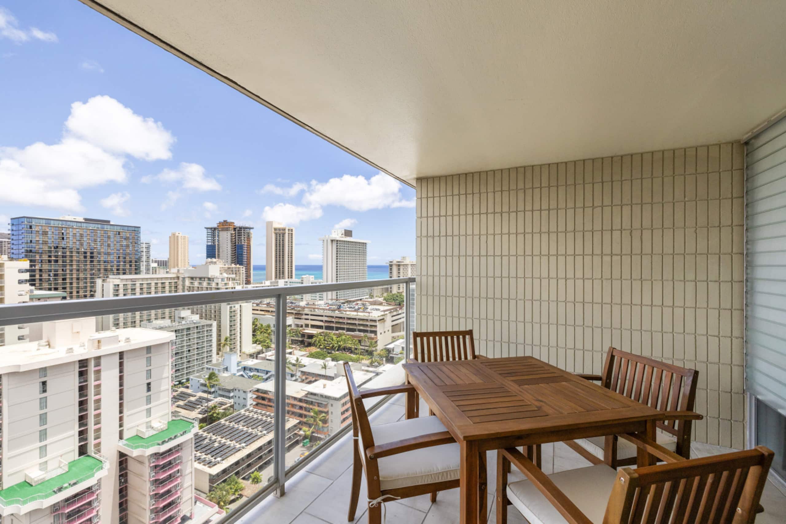 Condo in Honolulu · ★4.91 · Studio · 2 beds · 1 private bath - Image 19