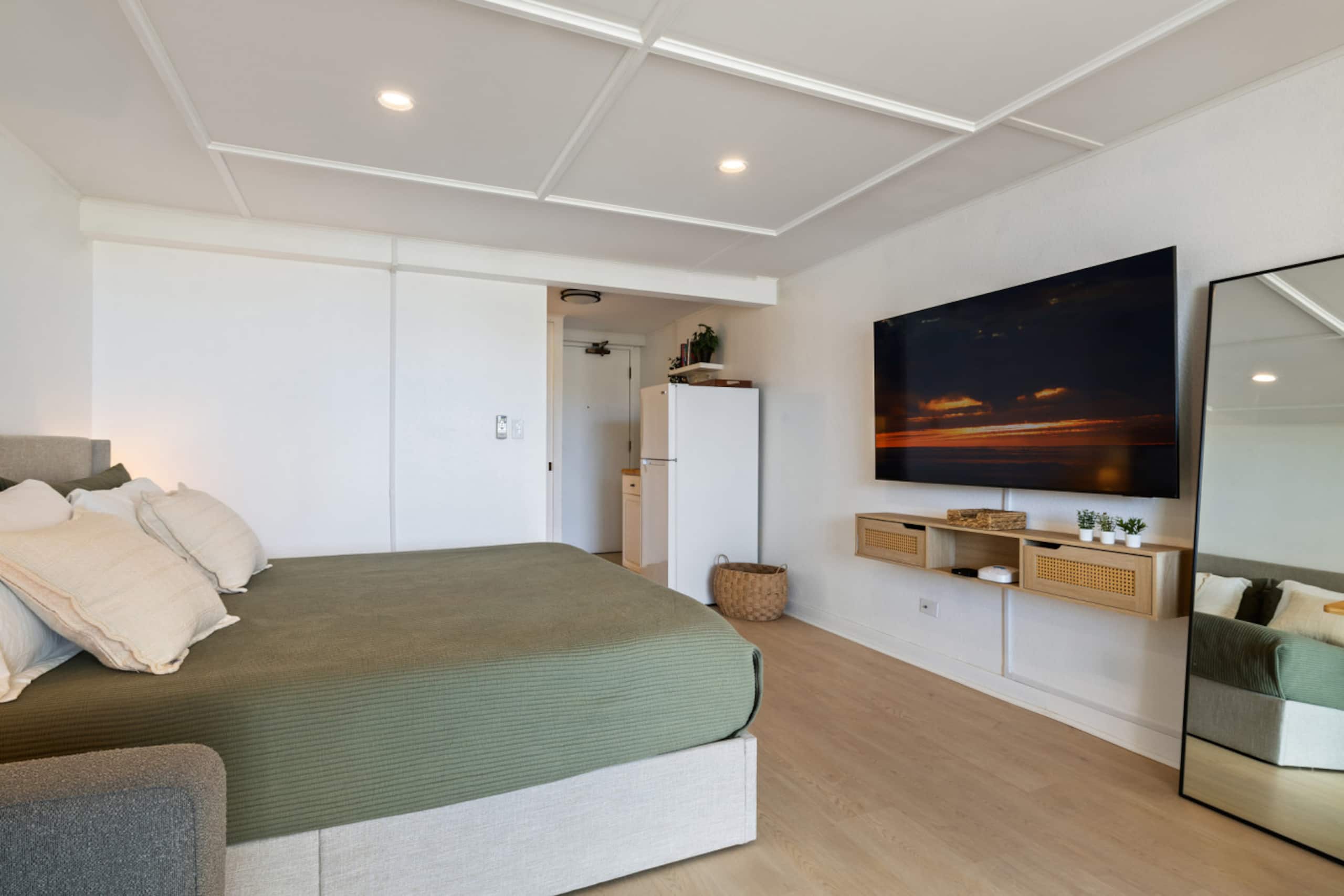 Condo in Honolulu · ★4.91 · Studio · 2 beds · 1 private bath - Image 6