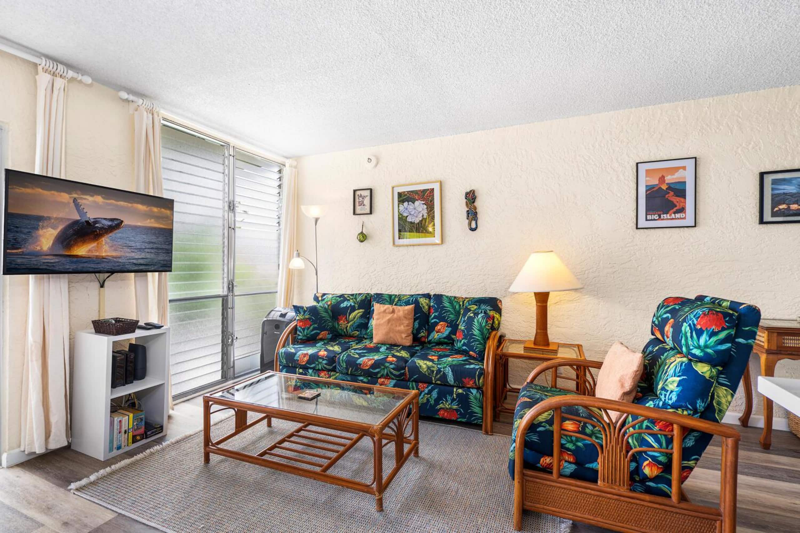 Condo in Kailua-Kona · ★4.86 · 1 bedroom · 2 beds · 1 private bath - Image 5