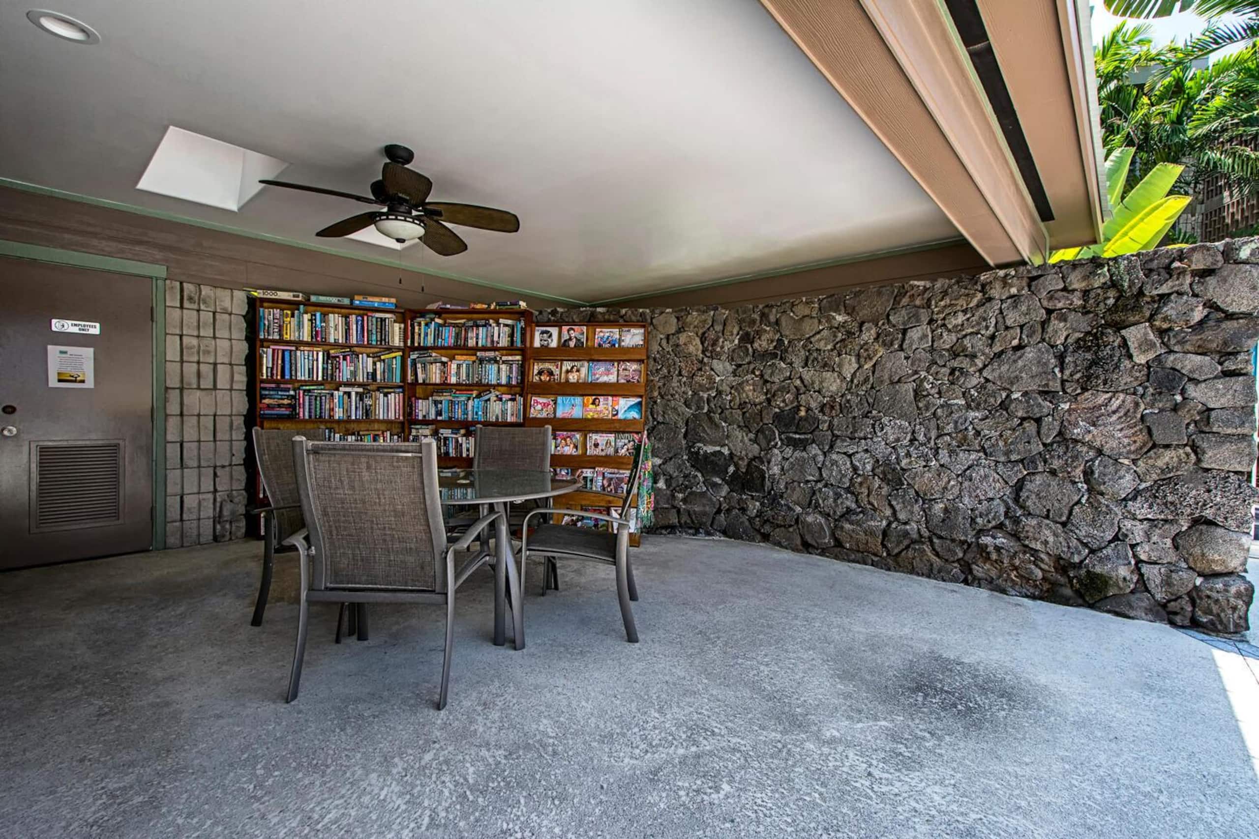 Condo in Kailua-Kona · ★4.86 · 1 bedroom · 2 beds · 1 private bath - Image 32