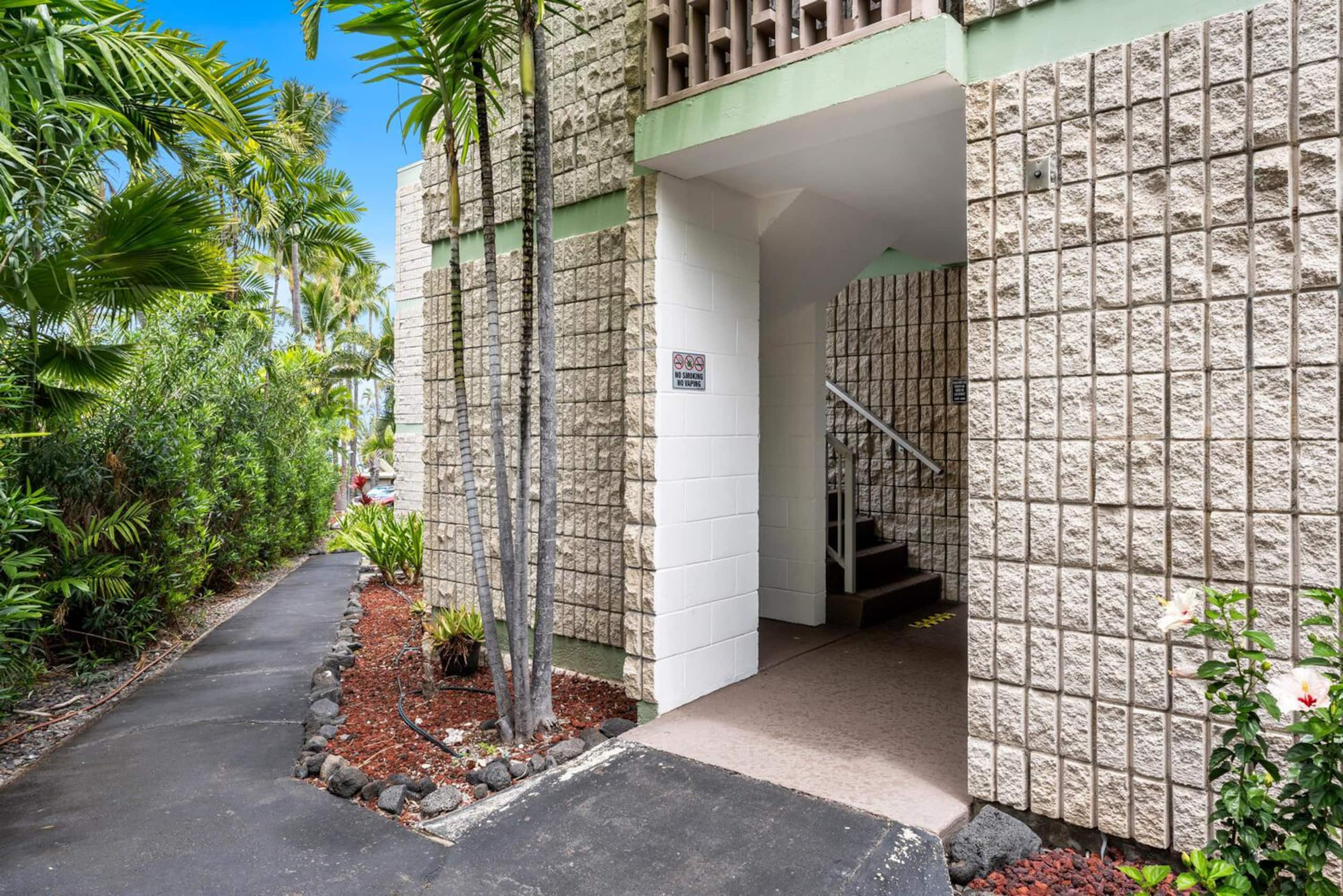 Condo in Kailua-Kona · ★4.86 · 1 bedroom · 2 beds · 1 private bath - Image 22