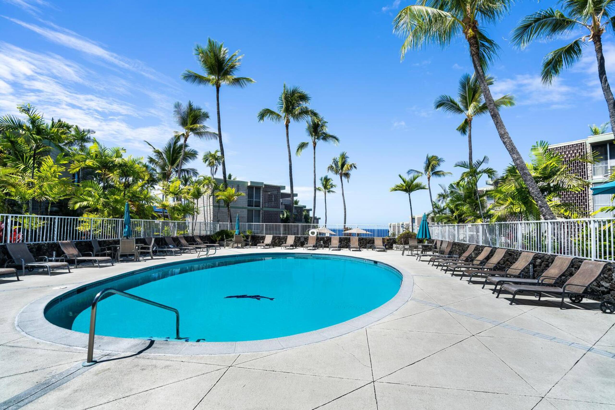 Condo in Kailua-Kona · ★4.86 · 1 bedroom · 2 beds · 1 private bath - Image 37