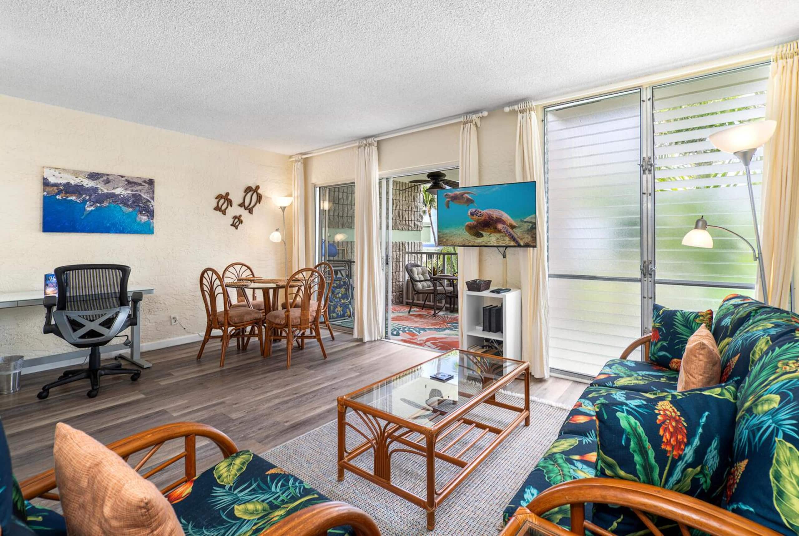 Condo in Kailua-Kona · ★4.86 · 1 bedroom · 2 beds · 1 private bath - Image 4