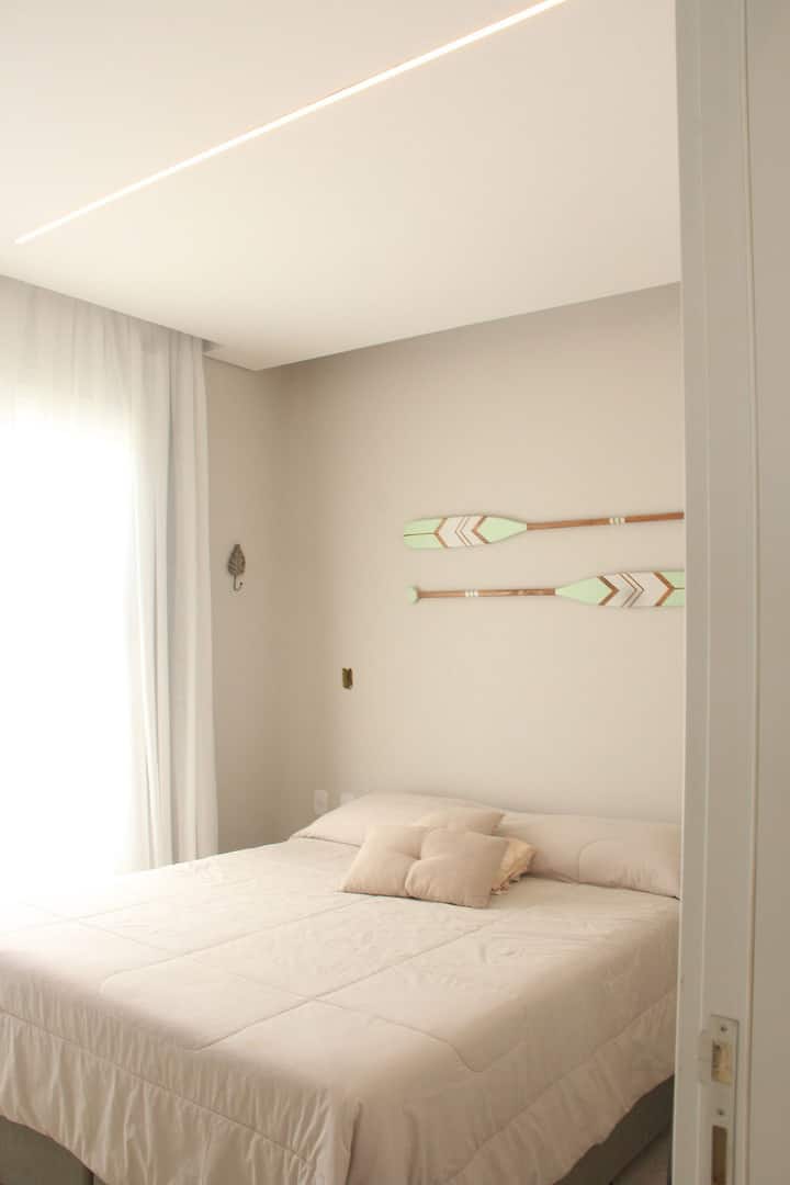 Cama,foto de toda la habitación