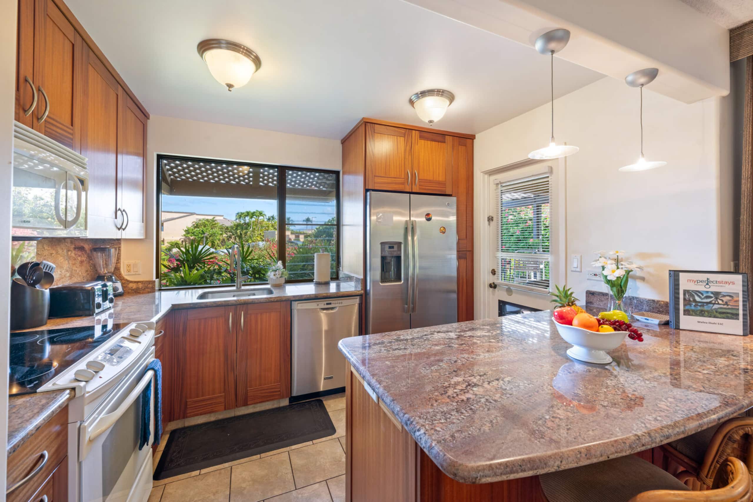 Condo in Kihei · ★4.57 · 1 bedroom · 1 bed · 2 private baths - Image 4