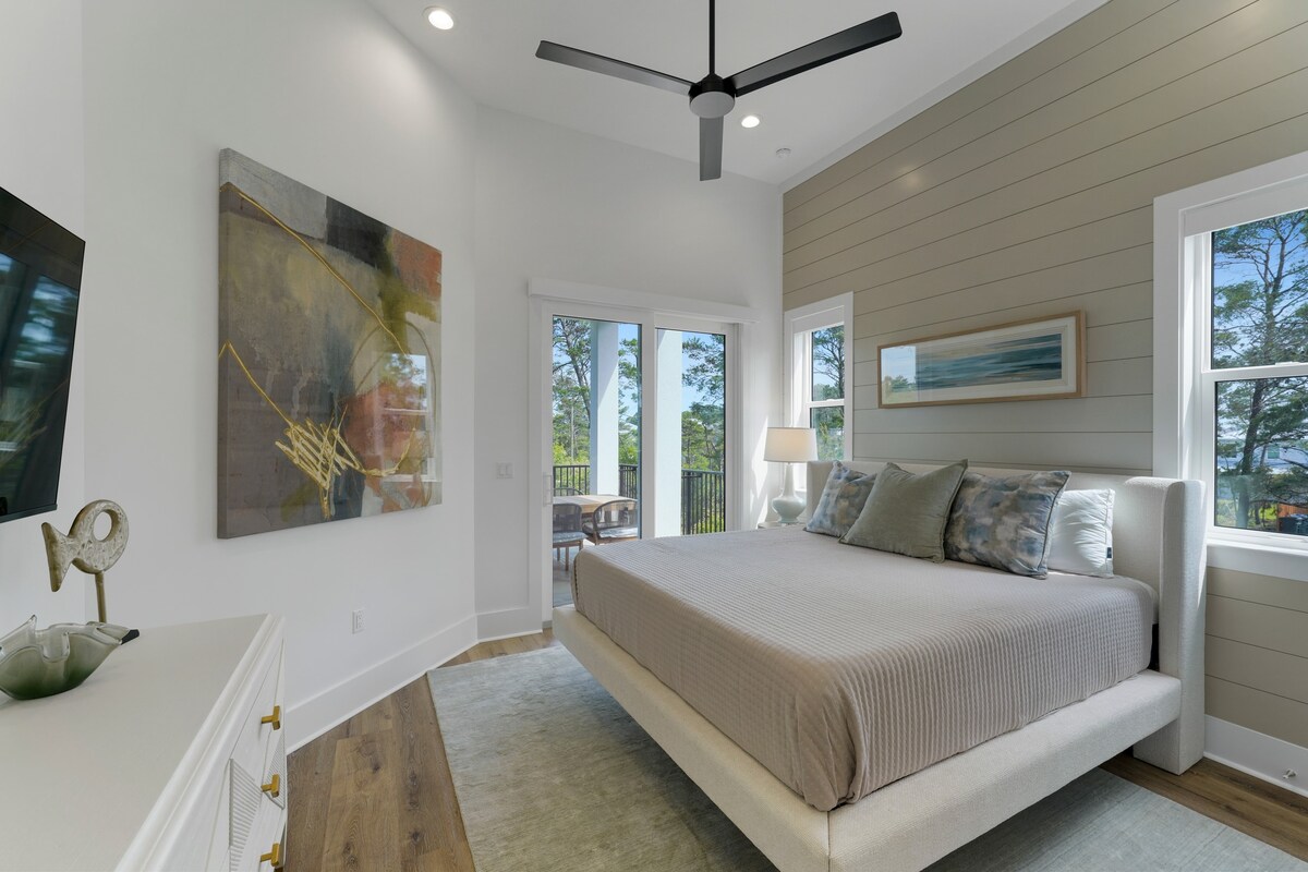 Spavaća soba 3 ima veliki bračni krevet i kupaonicu. (30A Serenity Sands)