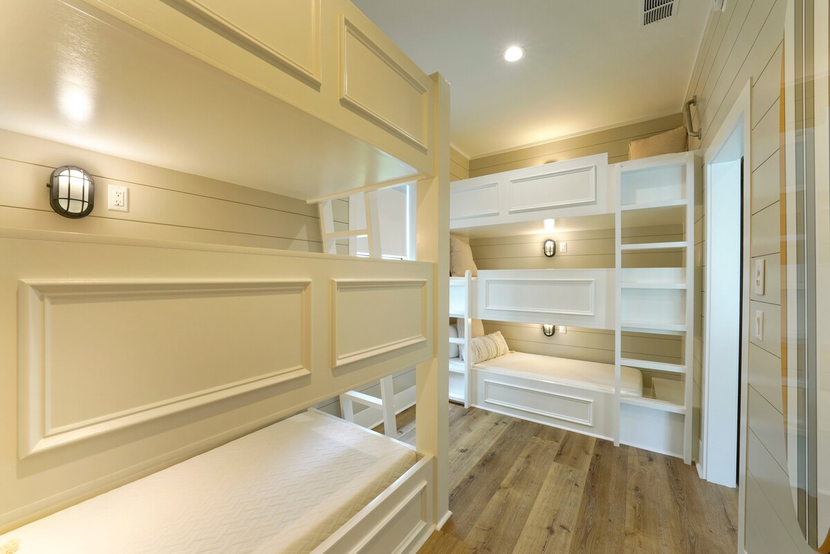 6. spavaća soba ima dva trostrana kreveta na kat. (30A Serenity Skies) 