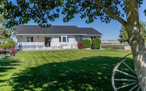 Powell Farmstead Retreat- Dog Friendly Home