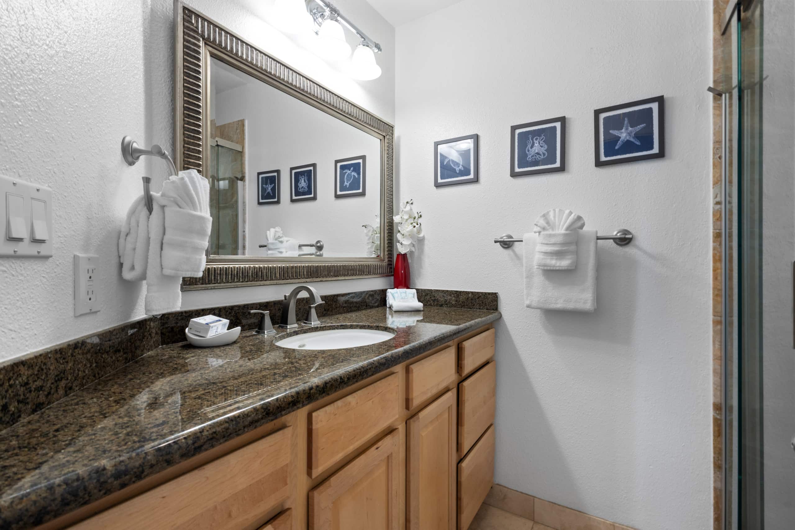 Condo in Kihei · ★5.0 · 1 bedroom · 2 beds · 2 baths - Image 7