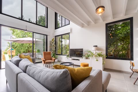 Architect's house in the heart of nature