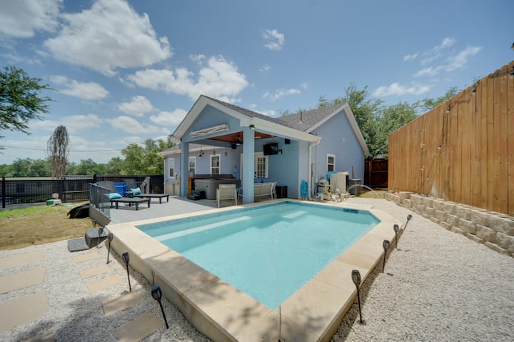 Heated Cocktail Pool, Sauna & Spa! Canyon Lake Gem - Canyon Lake, TX