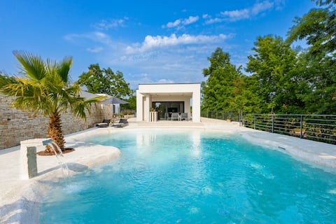 Palma Dorada Villa by Istrialux