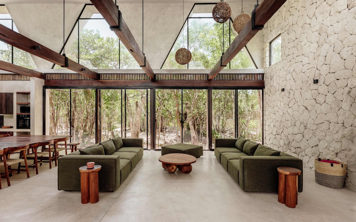 8BR Villa