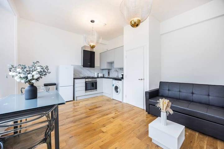 Bee My Guest Ltd managed Airbnb listing 3