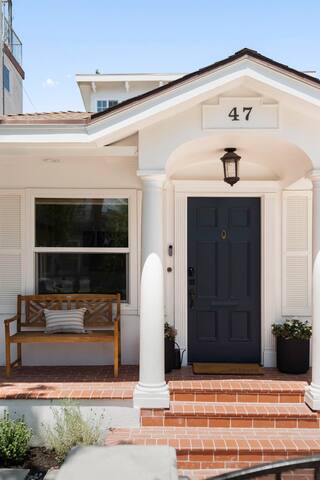 Belmont Shore Beach Home with Private Pool & Spa gallery image 4