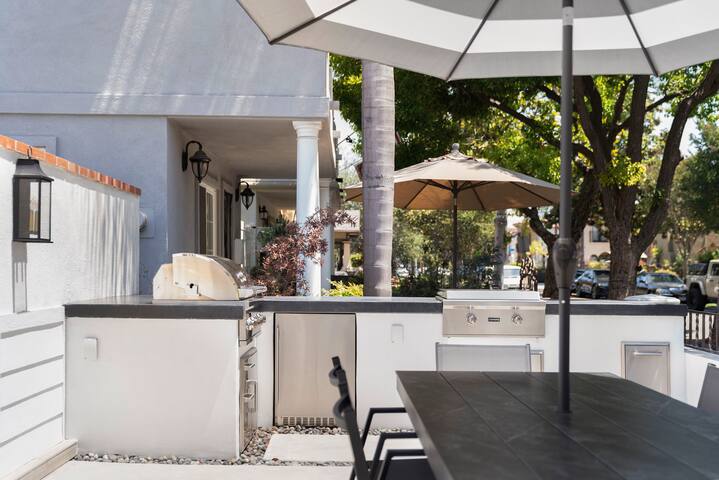 Belmont Shore Beach Home with Private Pool & Spa gallery image 3