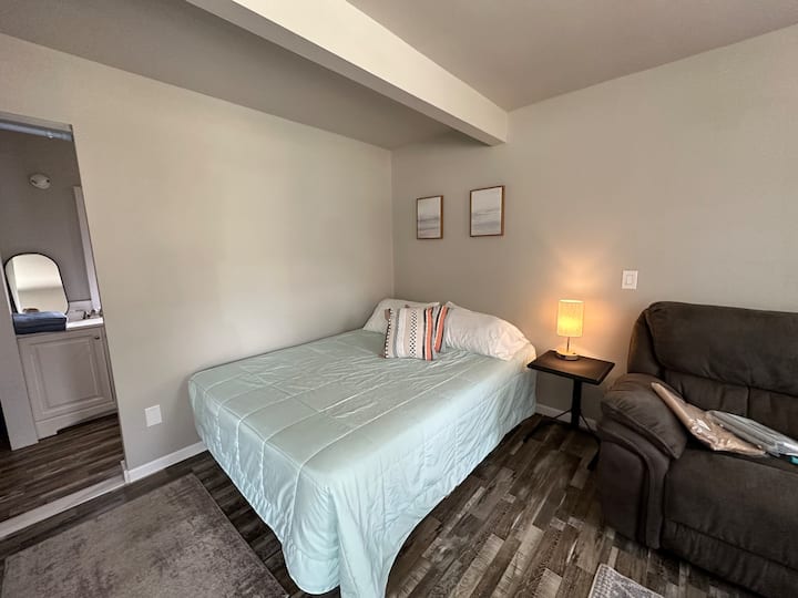 #9 | Fresh, Modern Studio By Lake - Oscoda, MI