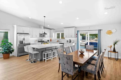 Modern 4BR Home + Parking + Near Shops #TravelSGV