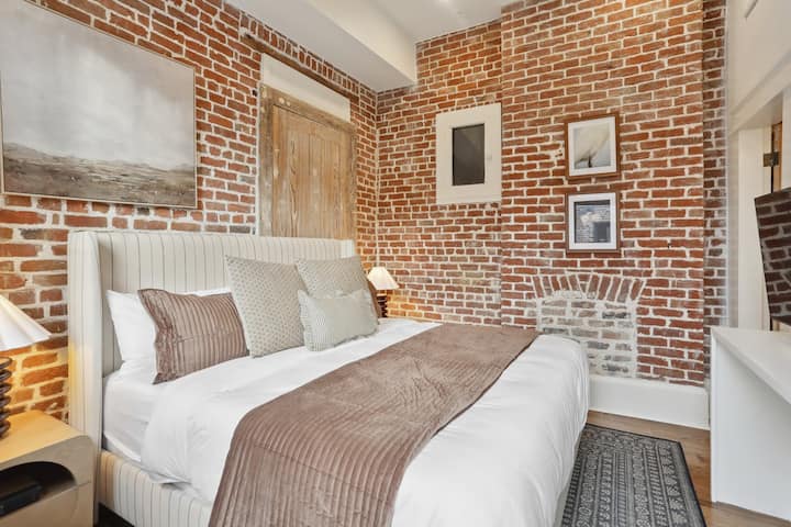 Bedroom 1 | King Bed with Ensuite Bathroom | Second Floor