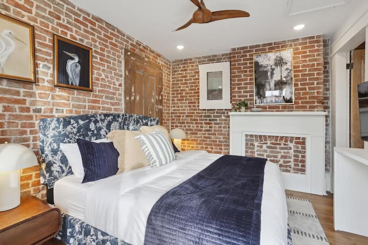 Bedroom 6 | King Bed with Ensuite Bathroom | Third Floor