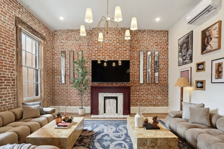 10 bed/10 bath Luxury CBD Villa – Private Pool