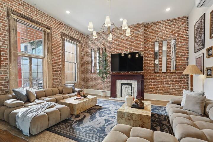 10 bed/10 bath Luxury CBD Villa – Private Pool gallery image 4