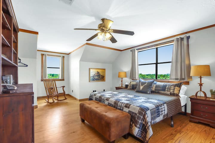 Поглед од влезот на спалната соба 2.