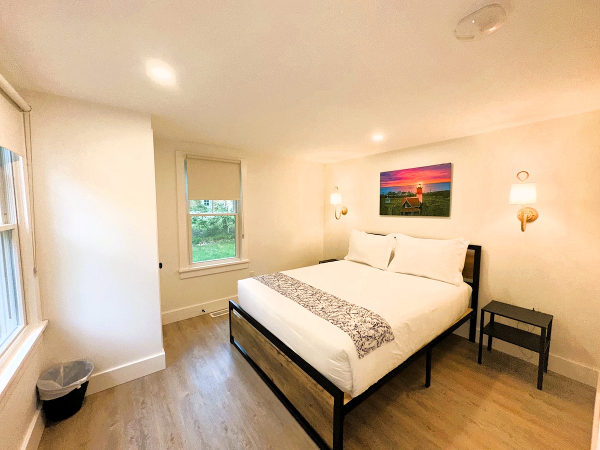 Спална соба 2 - брачен кревет (широк 150 - 179 