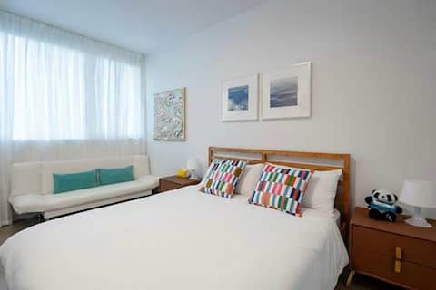 Brunswick 1BR: City & Comfort w/ Free Parking