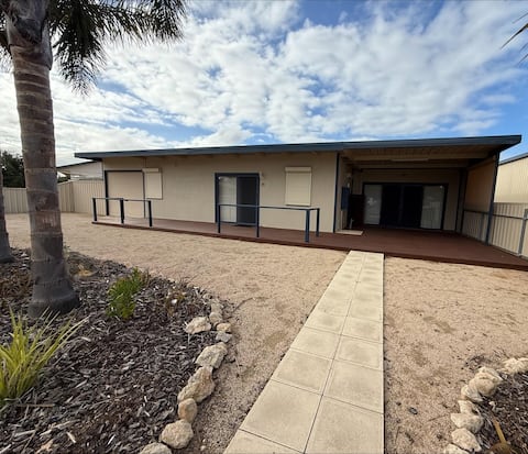 Shore Beats Work - Entertaining area! Dog friendly