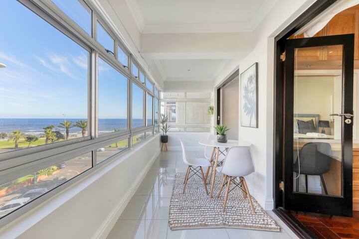 Beachfront Bliss – Sea Views & Balcony gallery image 4