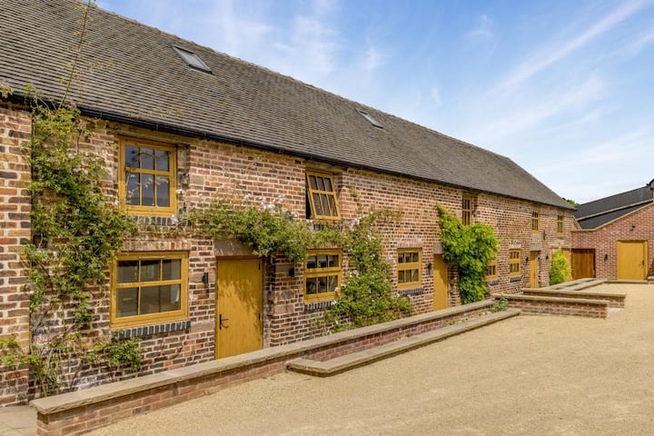 4 Bed In Stoke-on-trent (Oc-c32195) - Leek