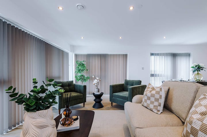 Penthouse Vibes 2 Bed Private Terrace Sleeps 6 - Leeds