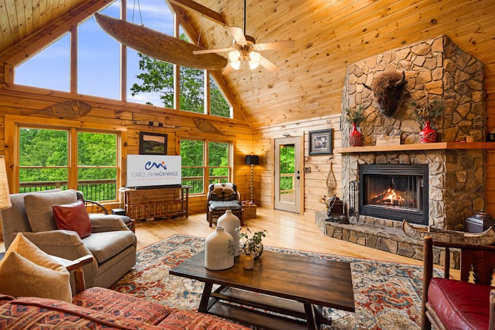 Hot Tub + Biltmore Pass | Cozy Log Cabin