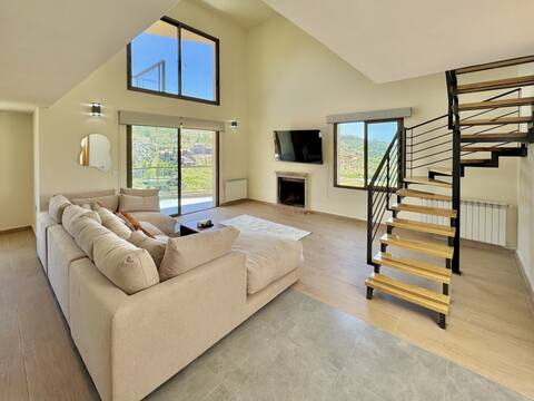 Kaia Faqra | Duplex 3-BR w/ Pool & Balcony