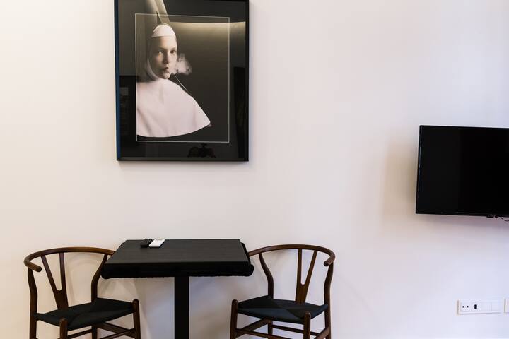 Comfy Apartments | Clérigos by HostWise gallery image 5