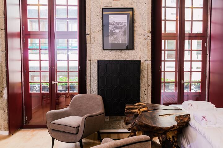 Comfy Apartments | Clérigos by HostWise gallery image 4