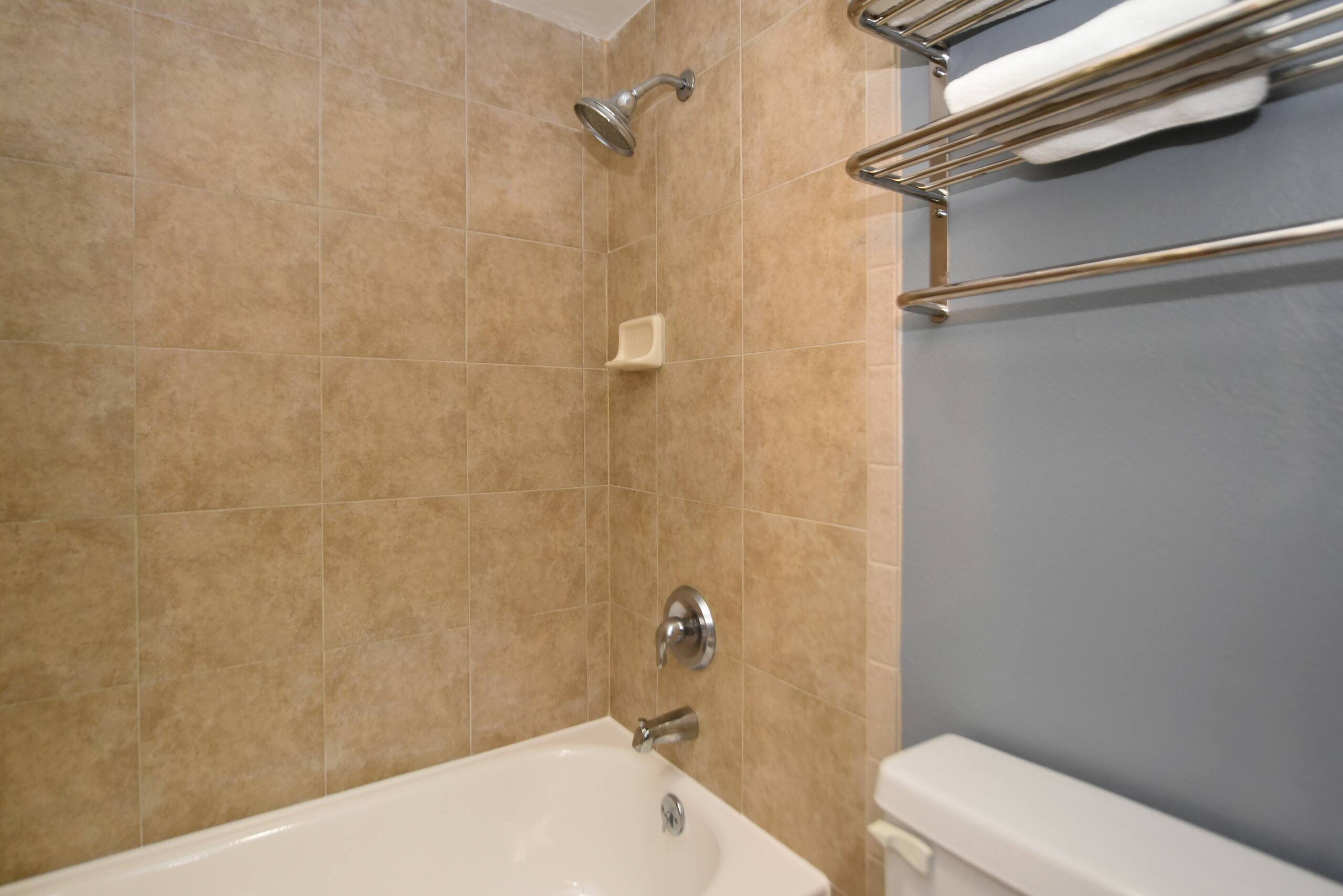 Condo in Lahaina · ★4.68 · 1 bedroom · 2 beds · 1 bath - Image 12