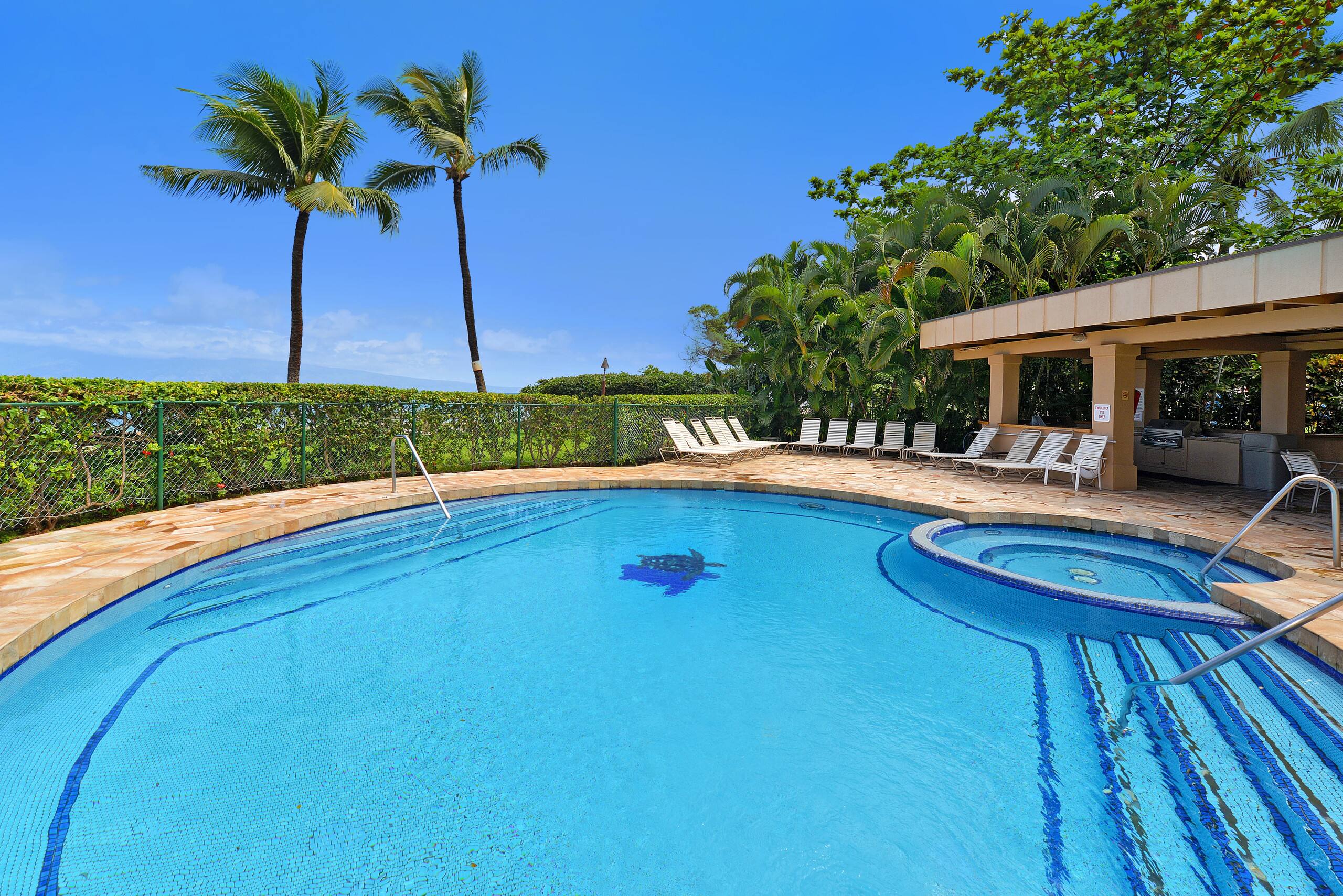 Condo in Lahaina · ★4.68 · 1 bedroom · 2 beds · 1 bath - Image 32