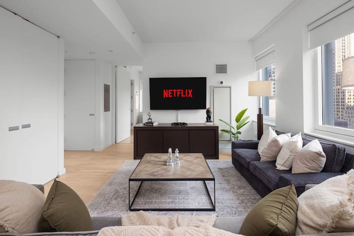 Upscale Luxury Retreat in Midtown Manhattan!