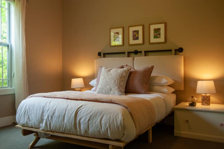 Nádherná plne vybavená spálňa