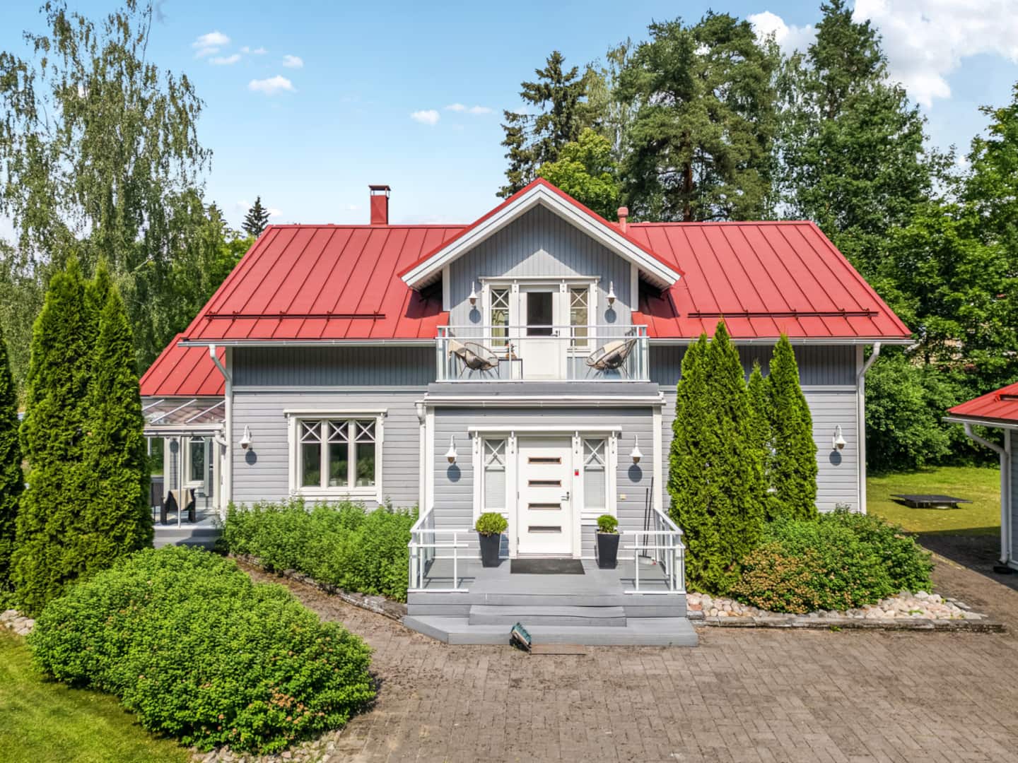 Spacious City Family Villa Near Lake & Airport 2