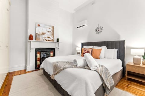 The Arches -Heritage Stay near Dining, Parks, City
