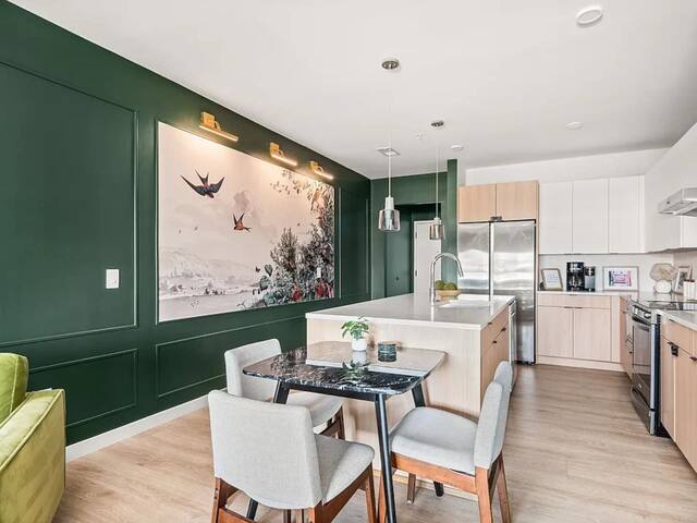 Stay Cool Midweek Downtown gallery image 4