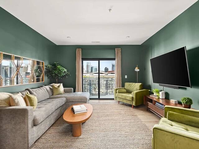 Stay Cool Midweek Downtown gallery image 2