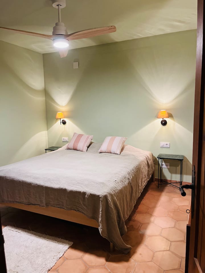 غرفة نوم 2 (سرير 180 سم)