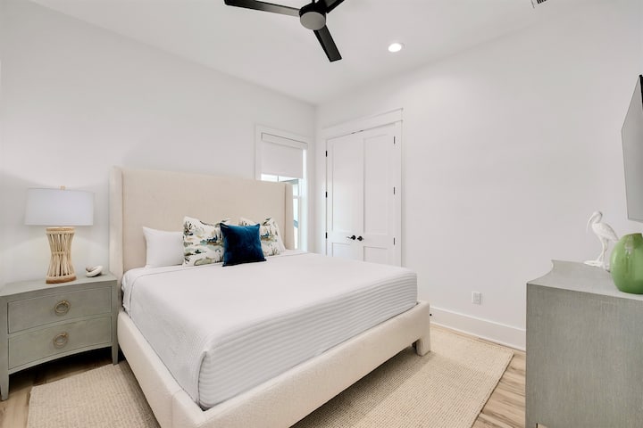 მე-2 სართული - დიდი საძინებელი სააბაზანოთი