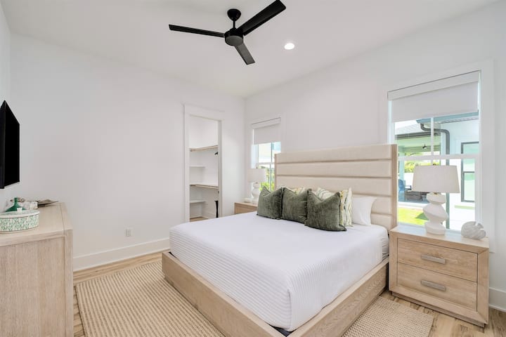 I სართული - კინგ ‑ აპარტამენტი სააბაზანოთი