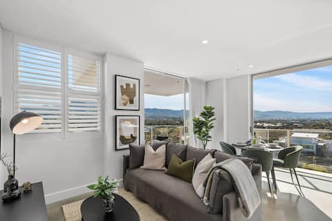 Lightview Escape: Amazing Vistas by North Beach