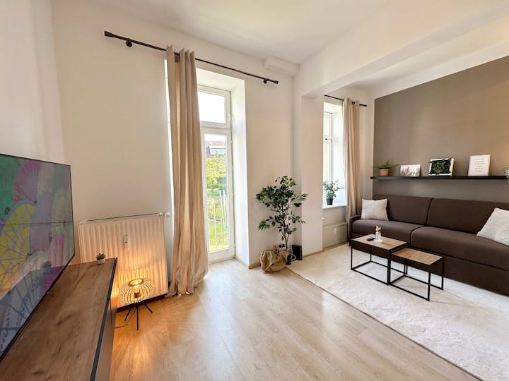 Cozy 2 Bdr Central Stay, Near Train Station - Schwerin